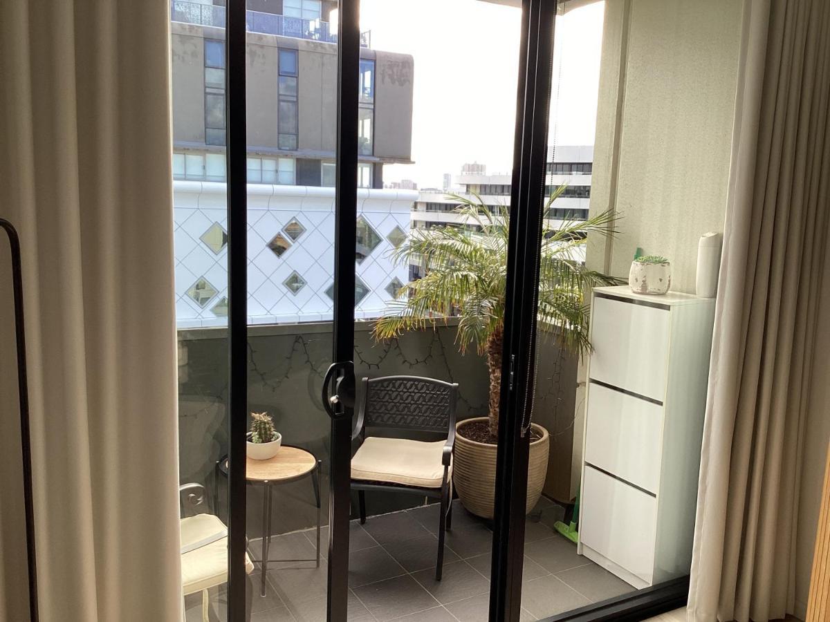 In The Heart Of Port Melbourne Apartment Exterior photo