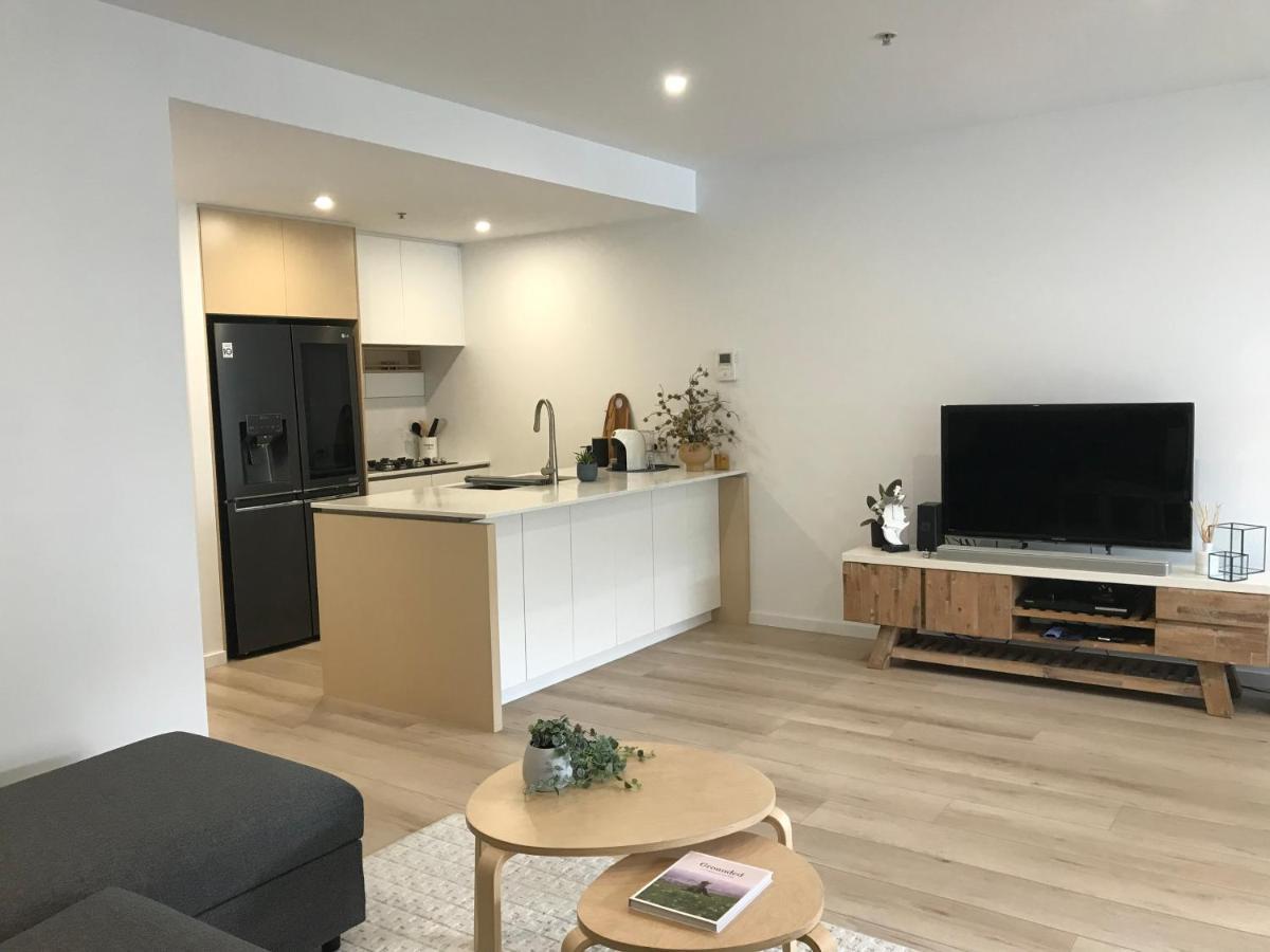 In The Heart Of Port Melbourne Apartment Exterior photo