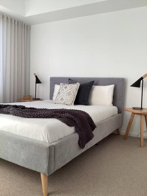 In The Heart Of Port Melbourne Apartment Exterior photo