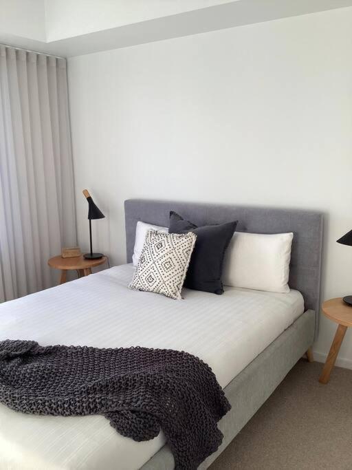 In The Heart Of Port Melbourne Apartment Exterior photo