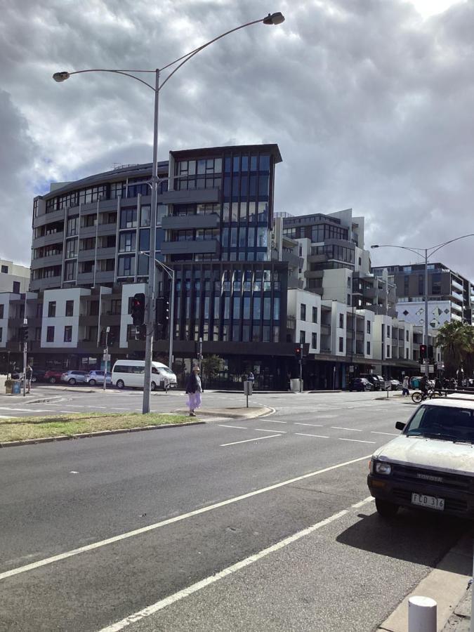 In The Heart Of Port Melbourne Apartment Exterior photo